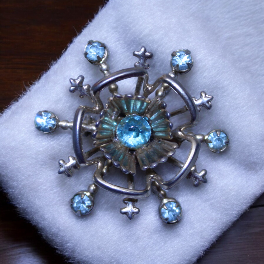 Vintage Estate Flower Brooch Gold Tone Art Deco Rhinestone Snowflake Star Blue